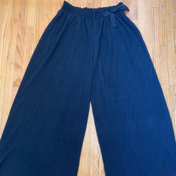 Wide Leg Pants - Picture 2 of 3